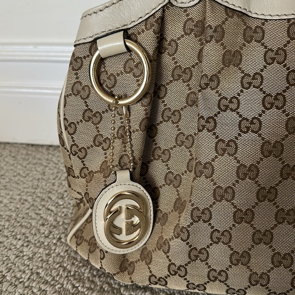 Gucci Tan and Cream Shoulder Bag